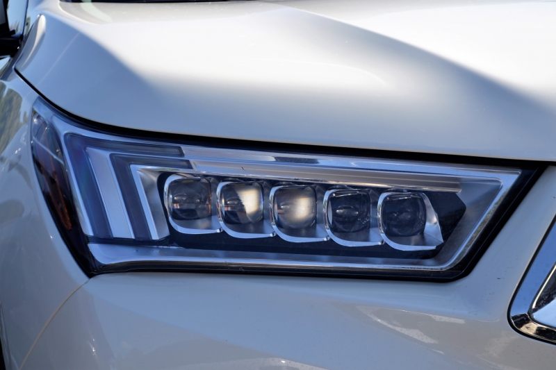 automobile-LE TIGNET-min_acura-headlamp-2834131